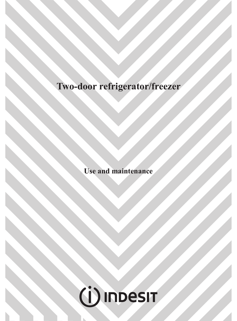 Indesit Two-Door Refrigerator/Freezer Use & maintenance